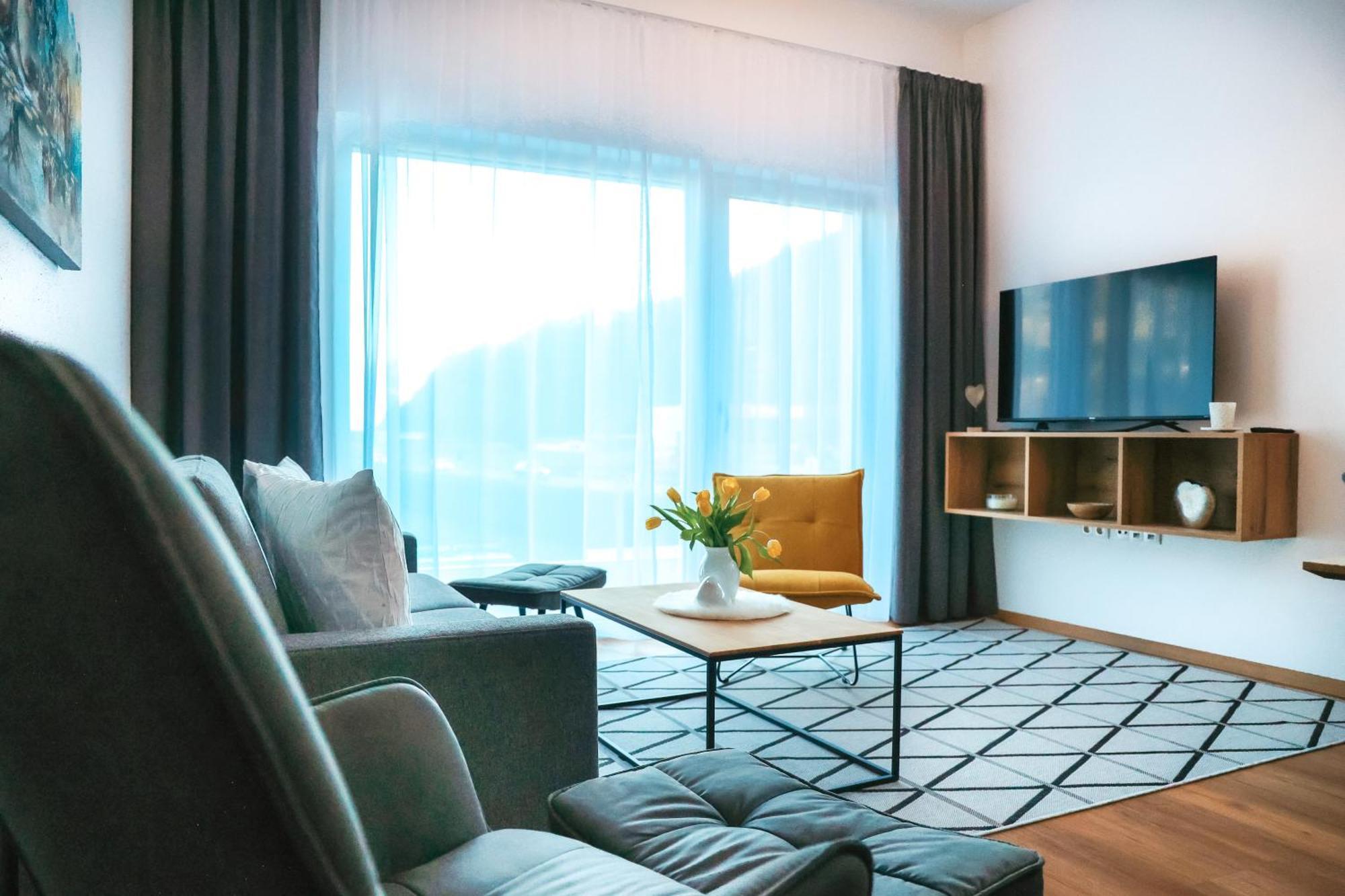 Alpenluxus Presents - Marias Zillertalblick With Roof Terrace, 3 Bedrooms & Parking Space Schlitters Esterno foto